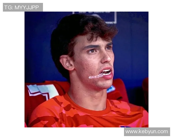 球星头像与足球文化的融合探索：从经典瞬间到球场艺术的多维展现