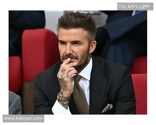 西装革履足球巨星绅士魅力与赛场激情完美结合 西装革履足球巨星绅士魅力与赛场激情完美结合