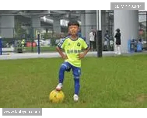 女孩足球球星小名的成长故事与绿茵梦想闪耀舞台