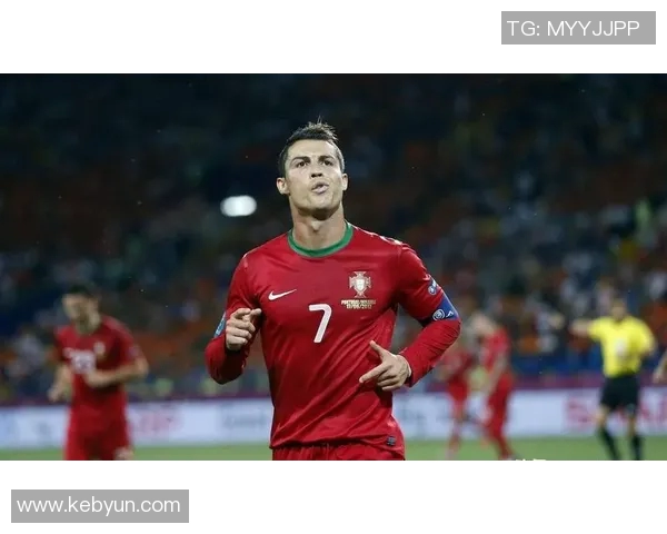 C罗传奇之路：从贫民窟到世界之巅的足球巨星成长故事