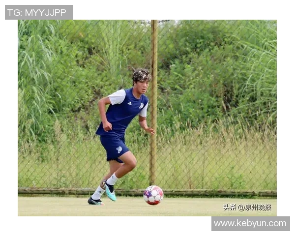 足球明星的成长之路:从青涩小将到全球焦点的励志故事 足球明星的成长之路:从青涩小将到全球焦点的励志故事