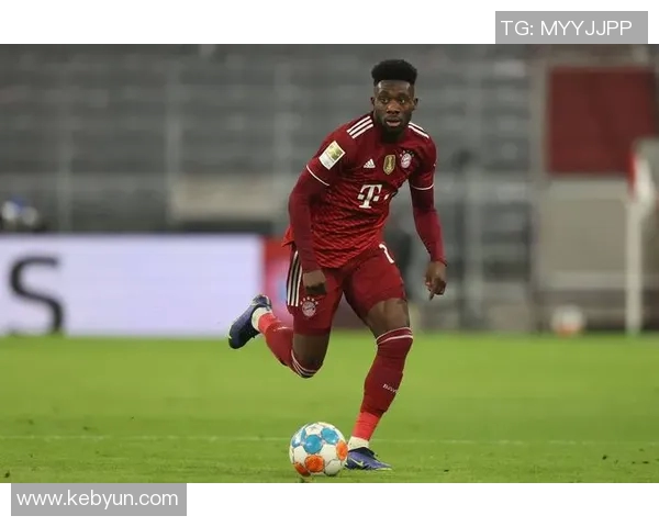 足球球星追求女友的甜蜜故事背后隐藏的挑战与坚持 足球球星追求女友的甜蜜故事背后隐藏的挑战与坚持